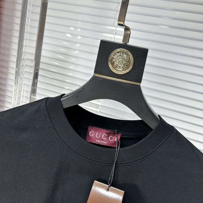 Functional Gucci T-Shirts 126469