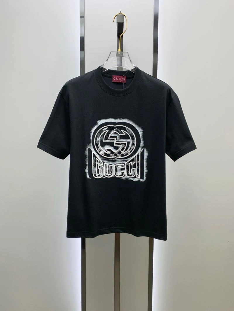 Vibrant Gucci T-Shirts 126456