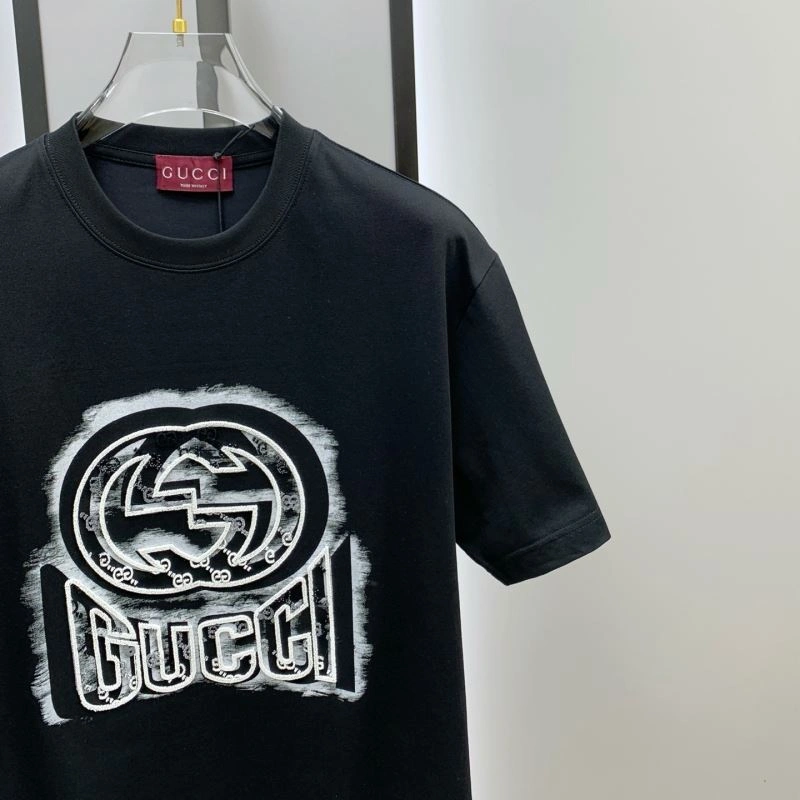 Vibrant Gucci T-Shirts 126456