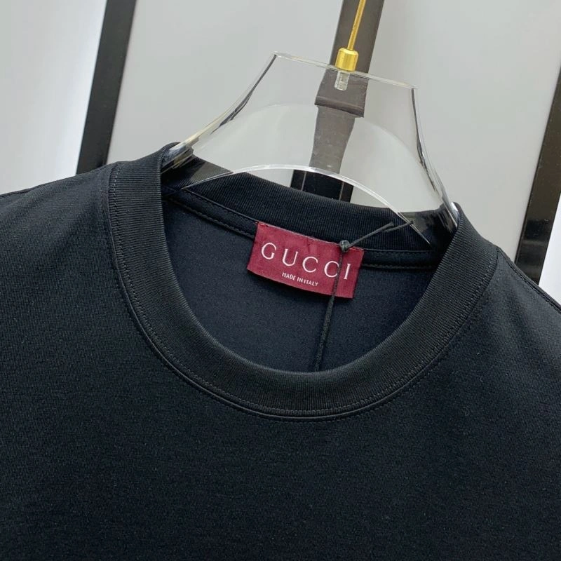 Vibrant Gucci T-Shirts 126456