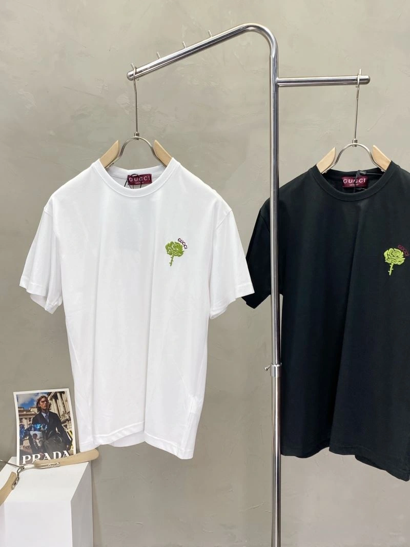 Unisex Gucci T-Shirts 126434