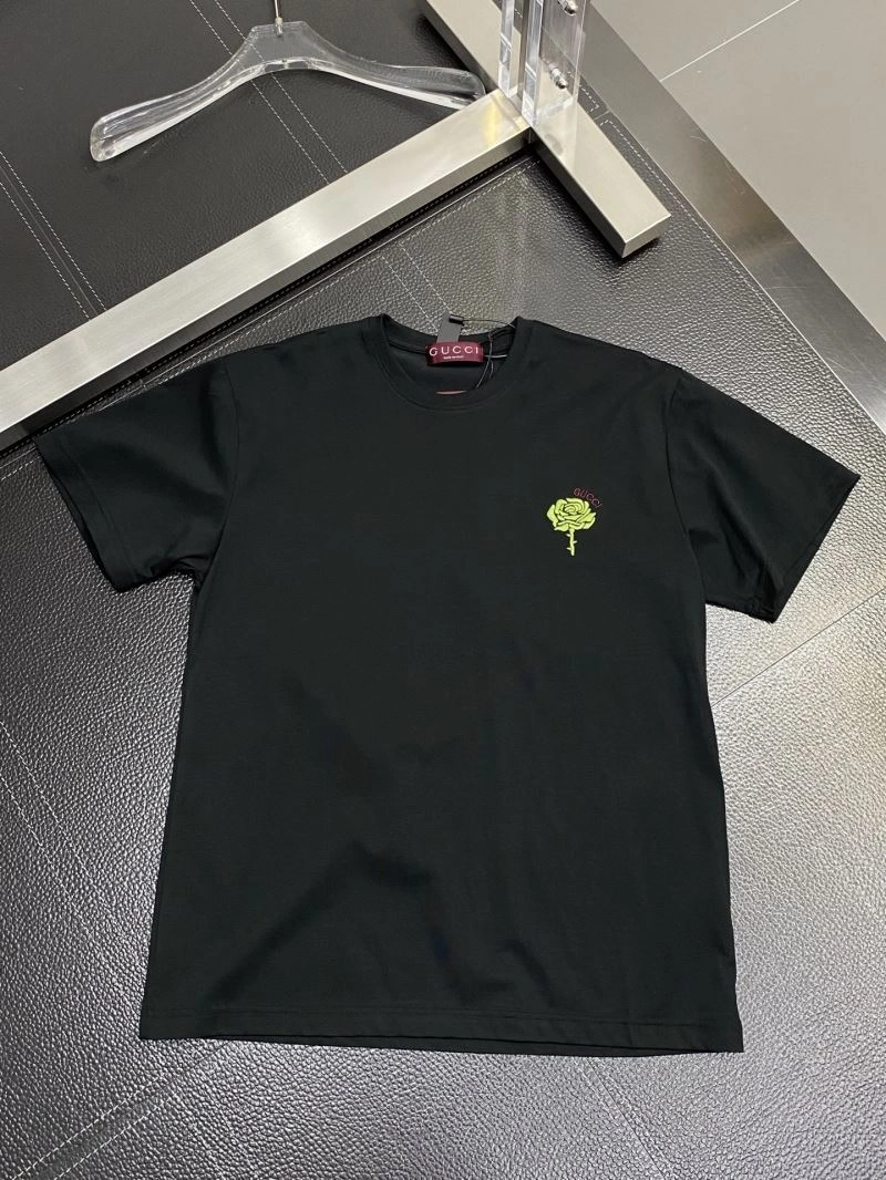 Unisex Gucci T-Shirts 126434