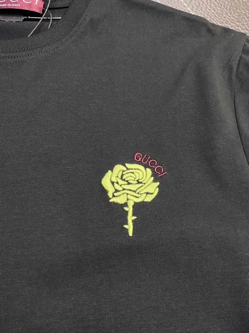 Unisex Gucci T-Shirts 126434
