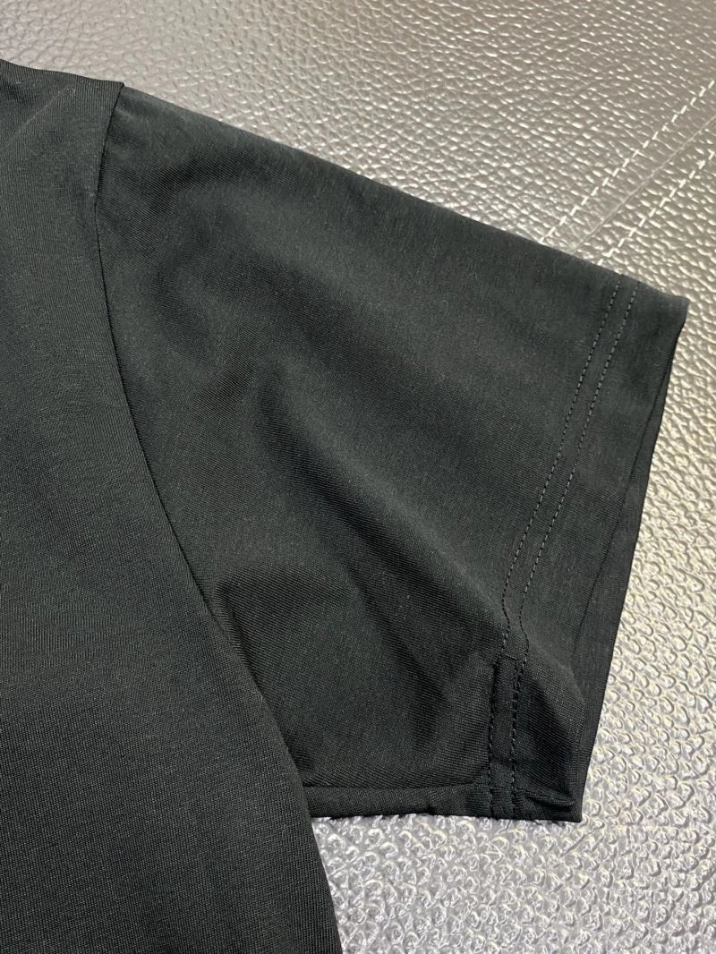 Unisex Gucci T-Shirts 126434