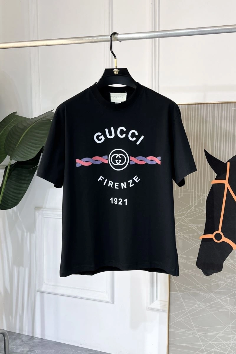 Modern Gucci T-Shirts 126444