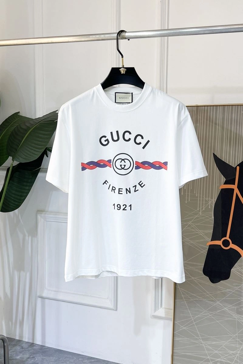 Modern Gucci T-Shirts 126444