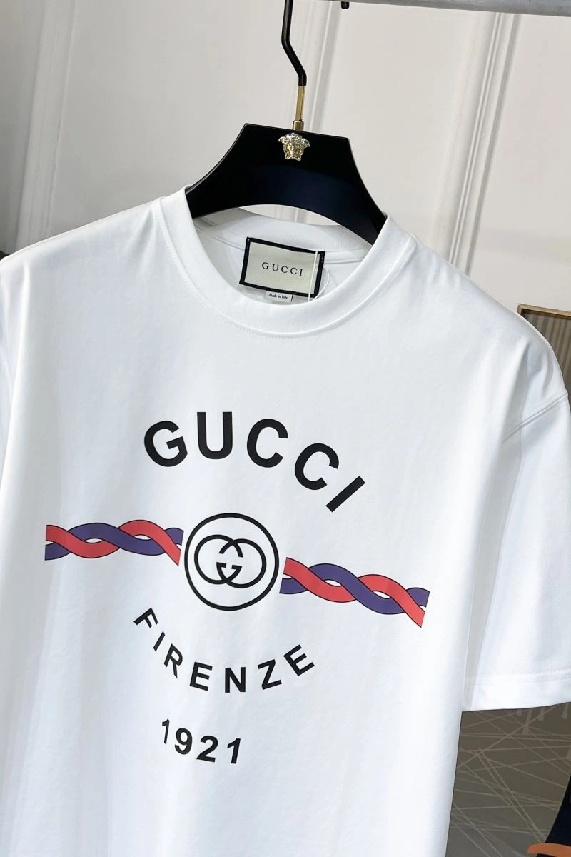 Modern Gucci T-Shirts 126444