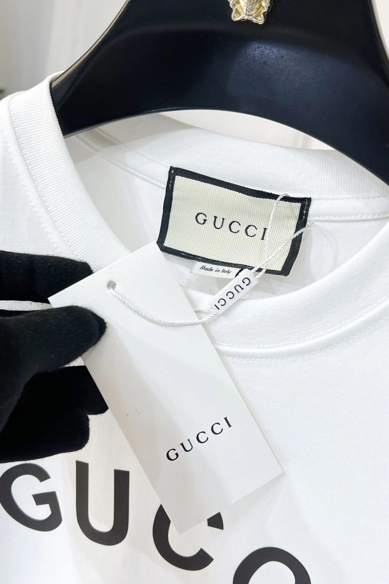Modern Gucci T-Shirts 126444