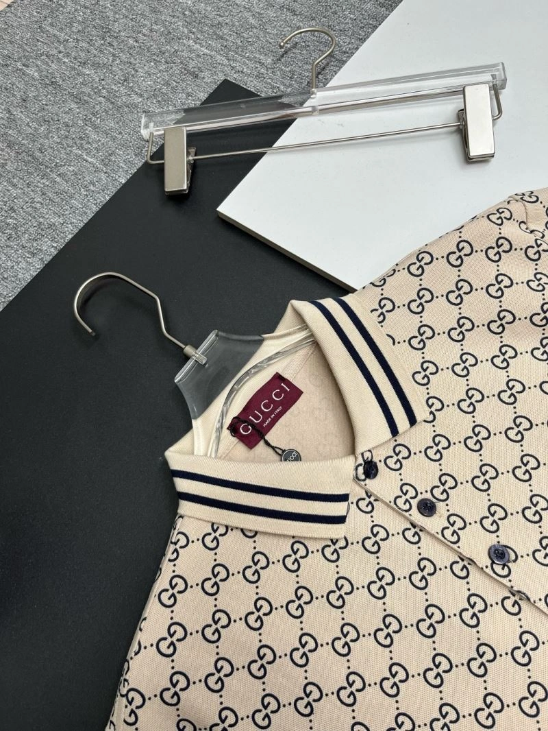 Unisex Gucci T-Shirts 126425