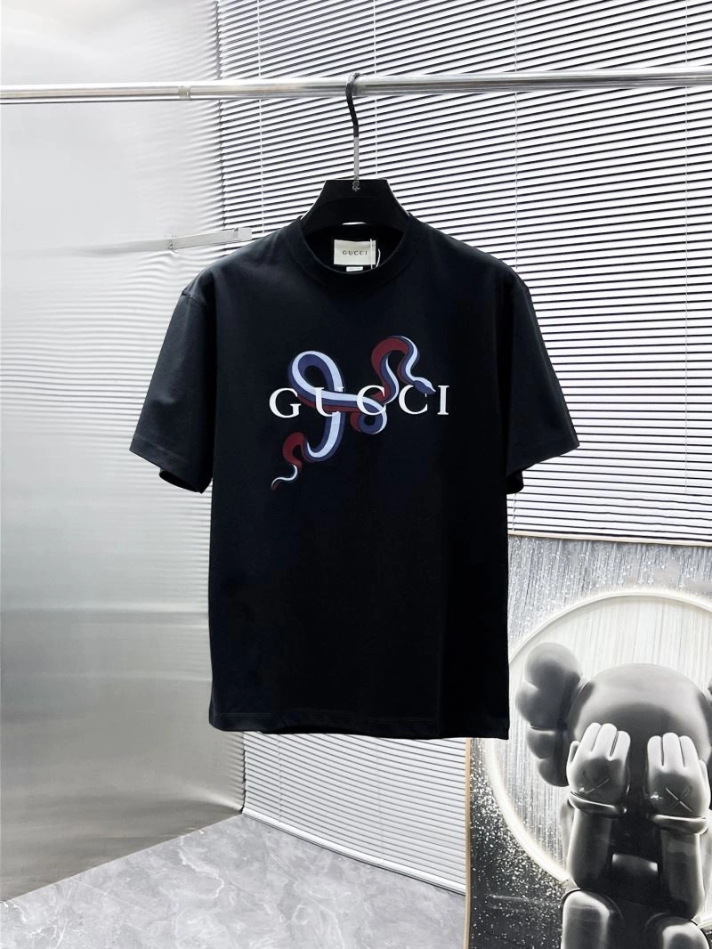 Compact Gucci T-Shirts 126408