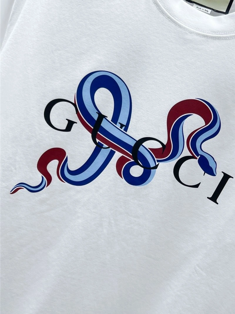 Compact Gucci T-Shirts 126408