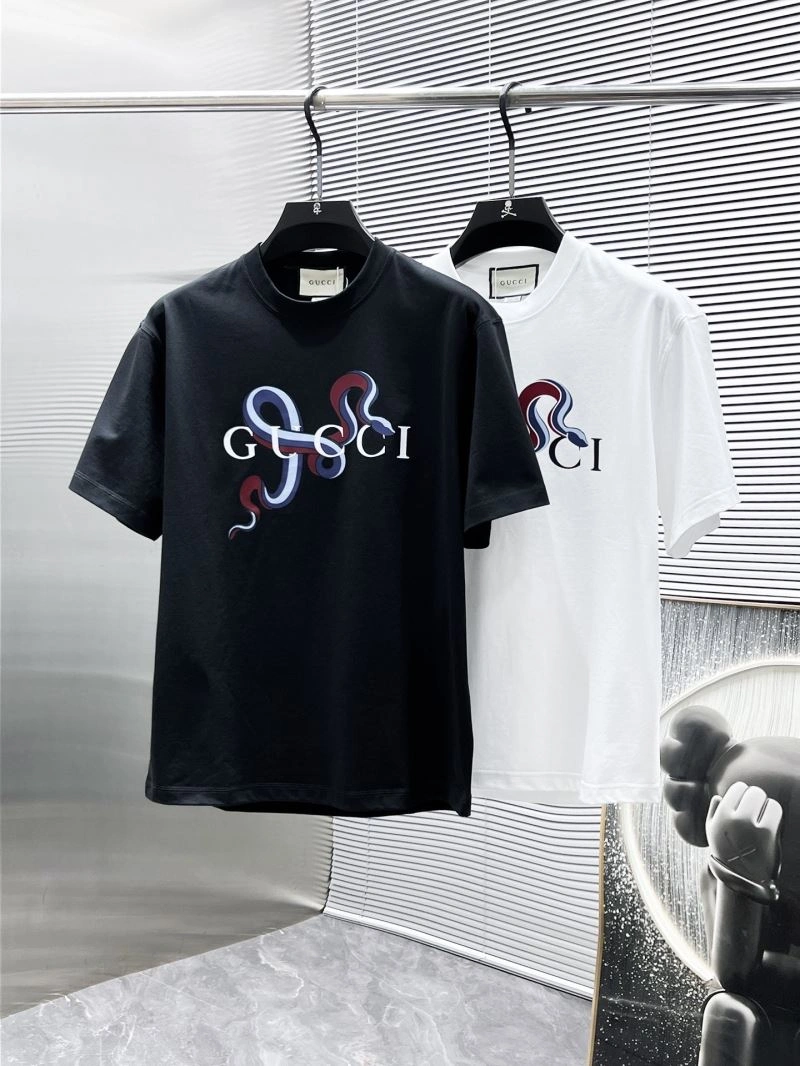 Compact Gucci T-Shirts 126408