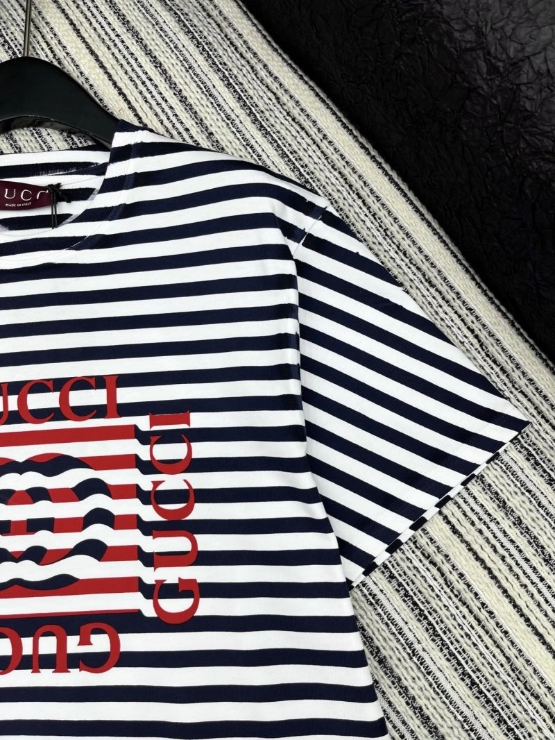 Gucci T-Shirts Sleek 124765