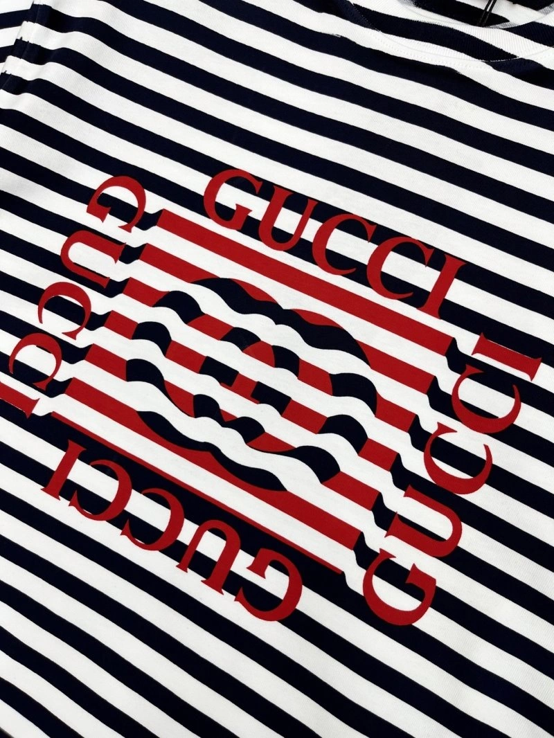 Gucci T-Shirts Sleek 124765