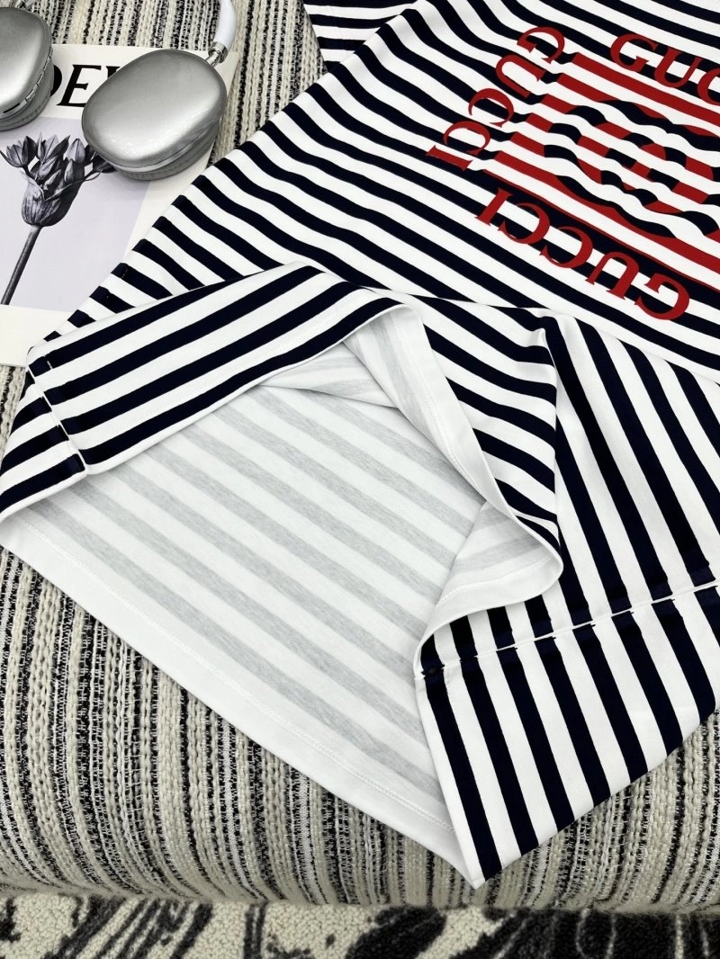 Gucci T-Shirts Sleek 124765