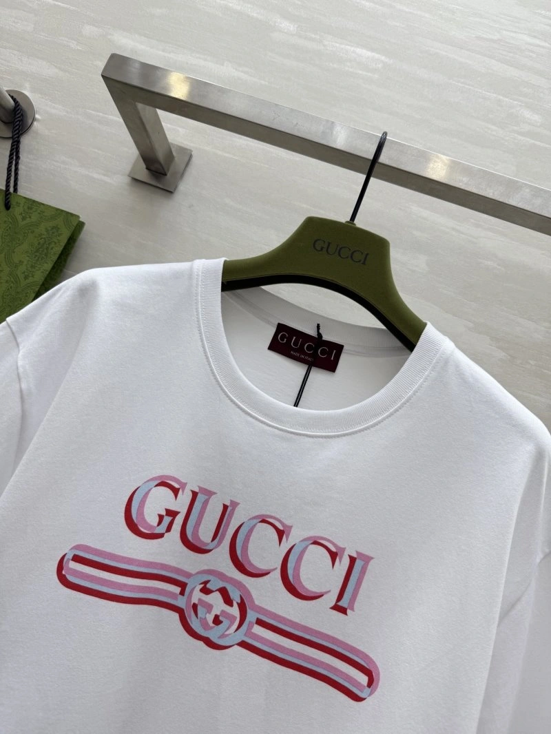 Gucci T-Shirts Comfortable 124736