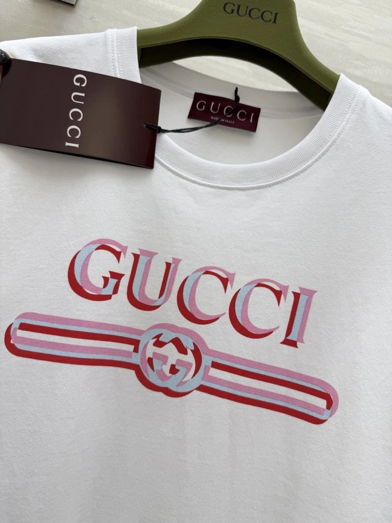 Gucci T-Shirts Comfortable 124736