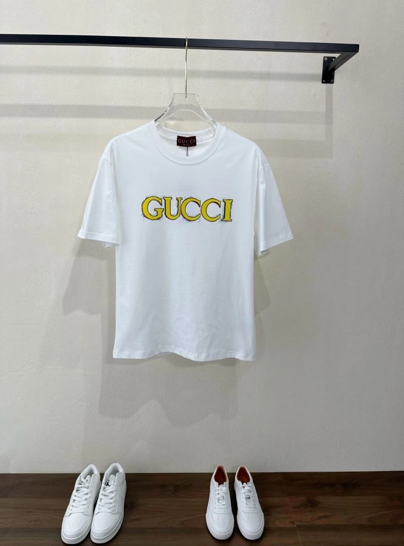 Gucci T-Shirts Snug 126205