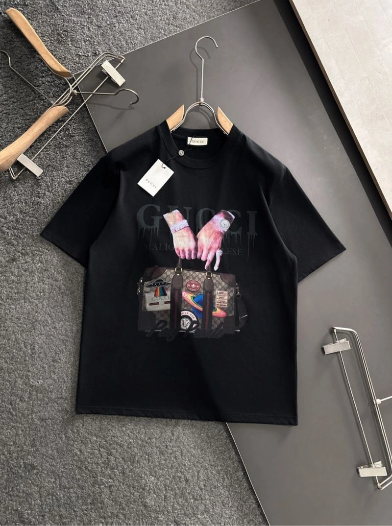 RelaxedFit Gucci T-Shirts 126159