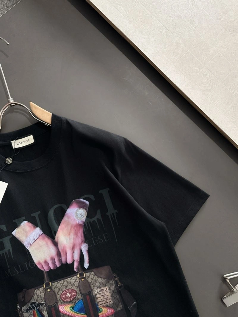 RelaxedFit Gucci T-Shirts 126159