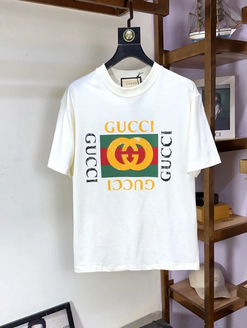 Gucci T-Shirts Versatile 126122