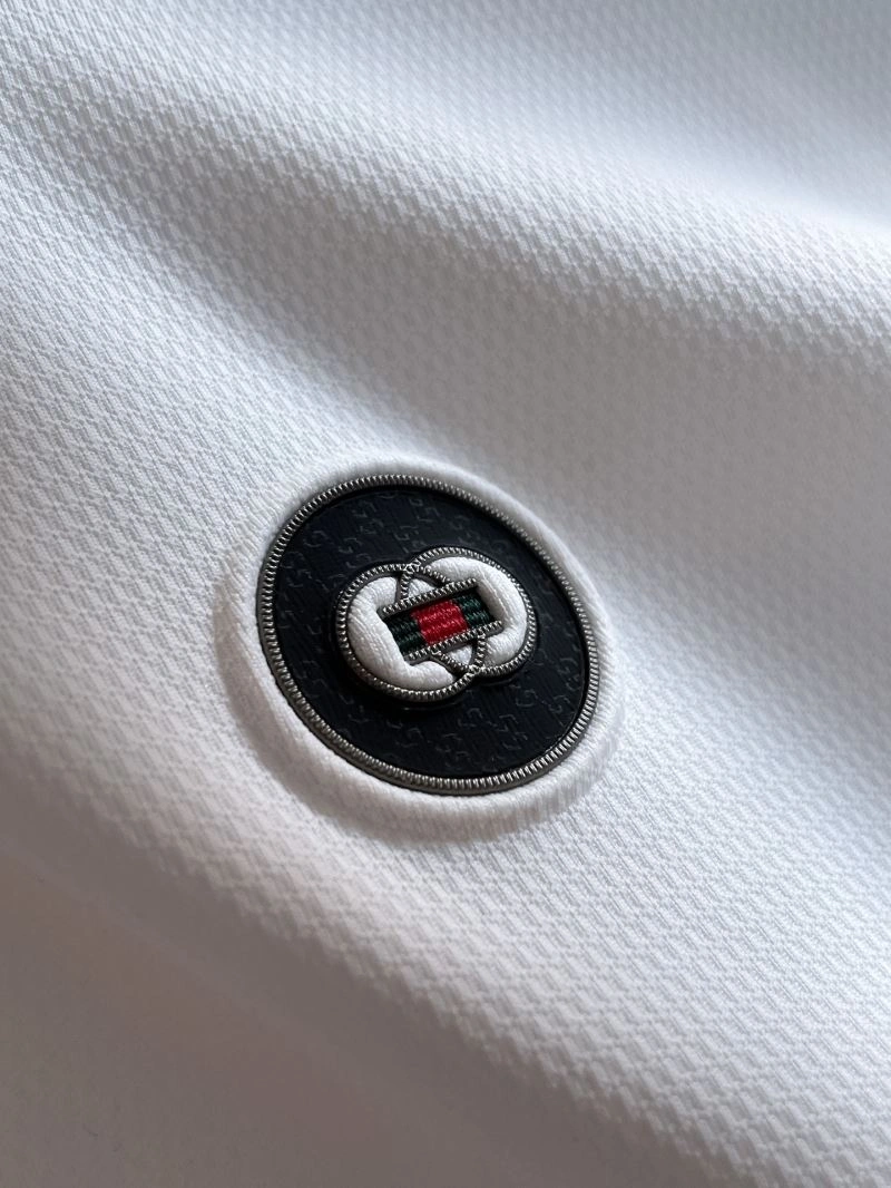 Compact Gucci T-Shirts 126108