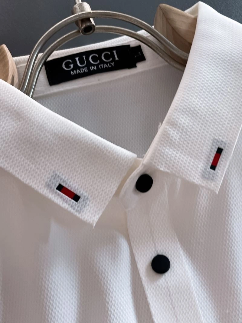 Compact Gucci T-Shirts 126108