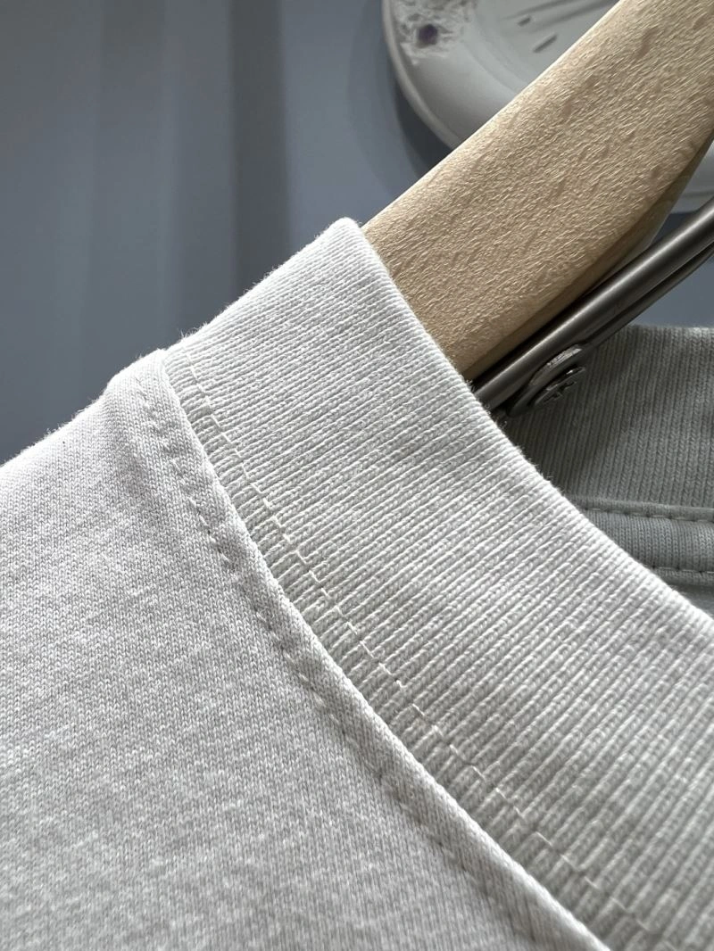 Compact Gucci T-Shirts 126105