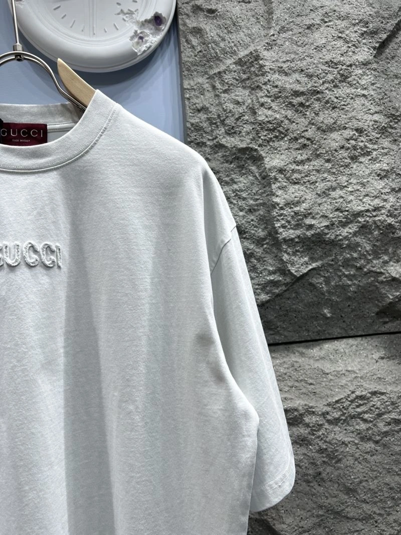 Compact Gucci T-Shirts 126105
