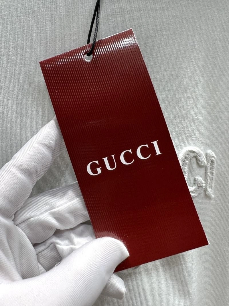 Compact Gucci T-Shirts 126105