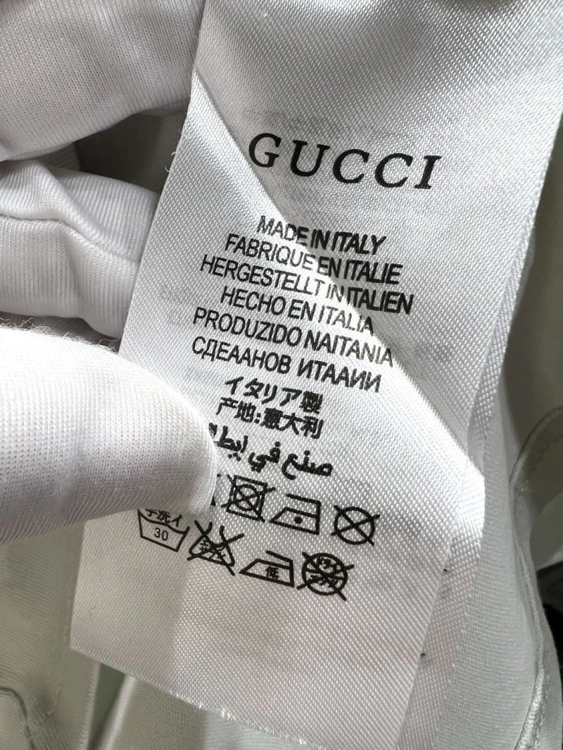 Compact Gucci T-Shirts 126105