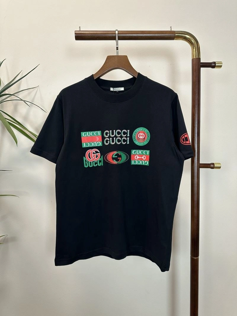 Gucci T-Shirts Durable 126101