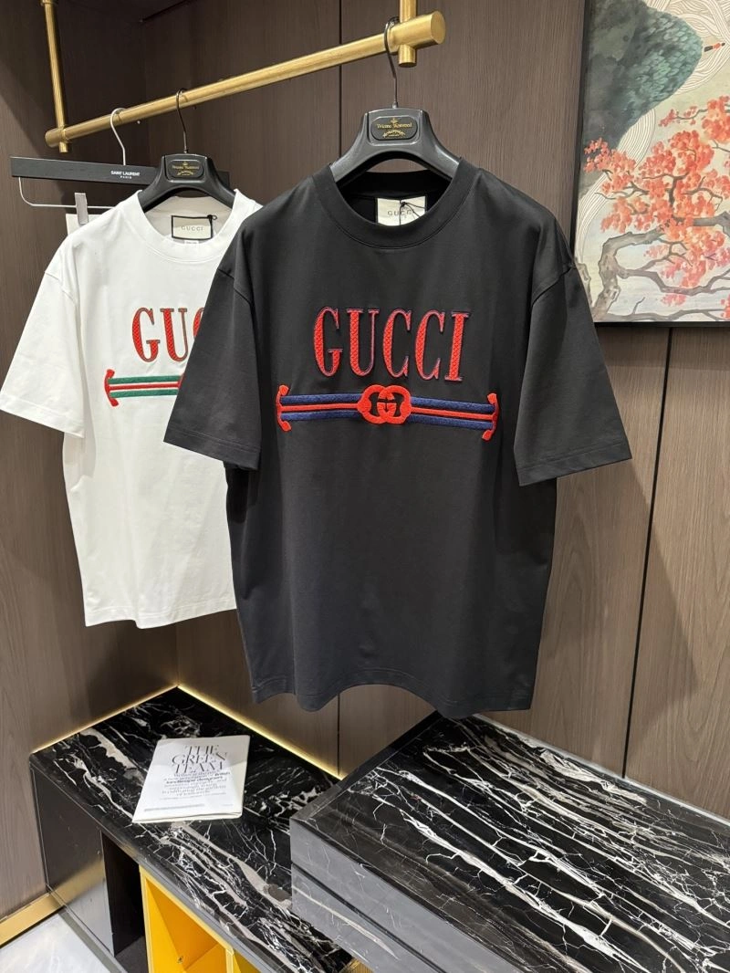 Compact Gucci T-Shirts 126065