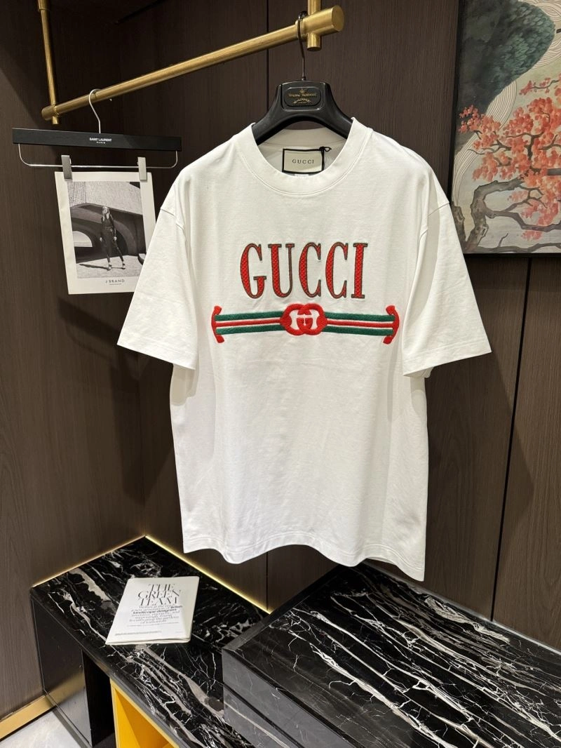 Compact Gucci T-Shirts 126065