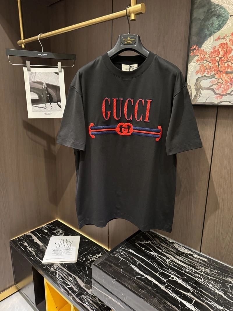 Compact Gucci T-Shirts 126065