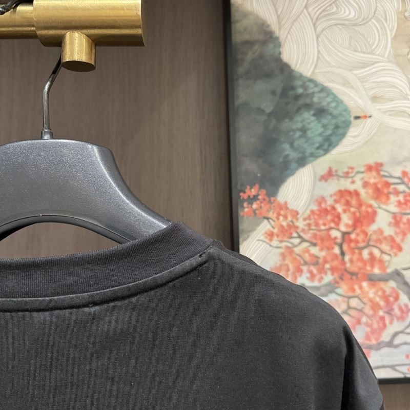 Compact Gucci T-Shirts 126065