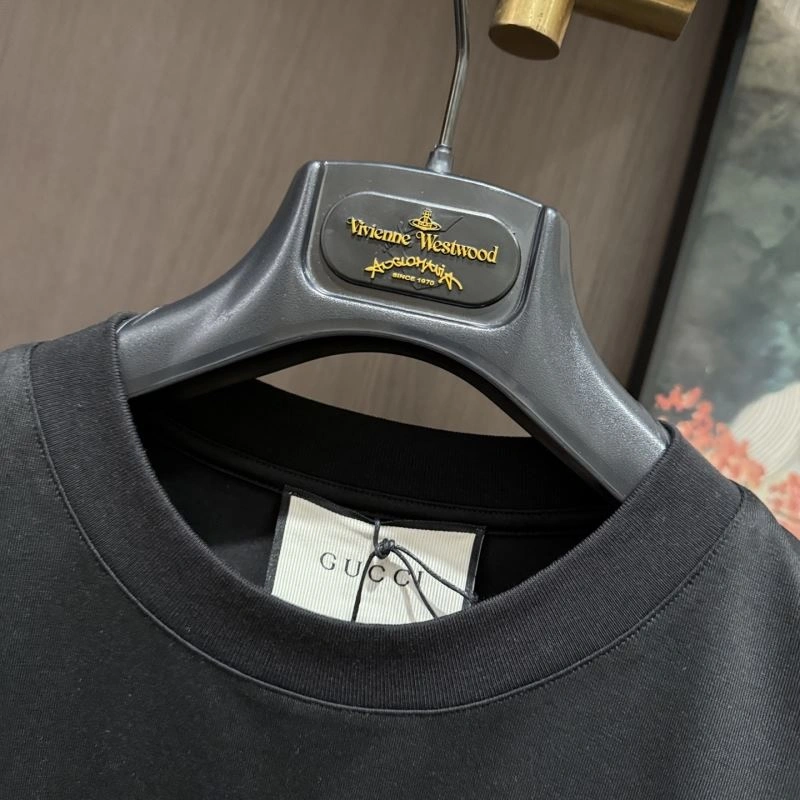 Compact Gucci T-Shirts 126065