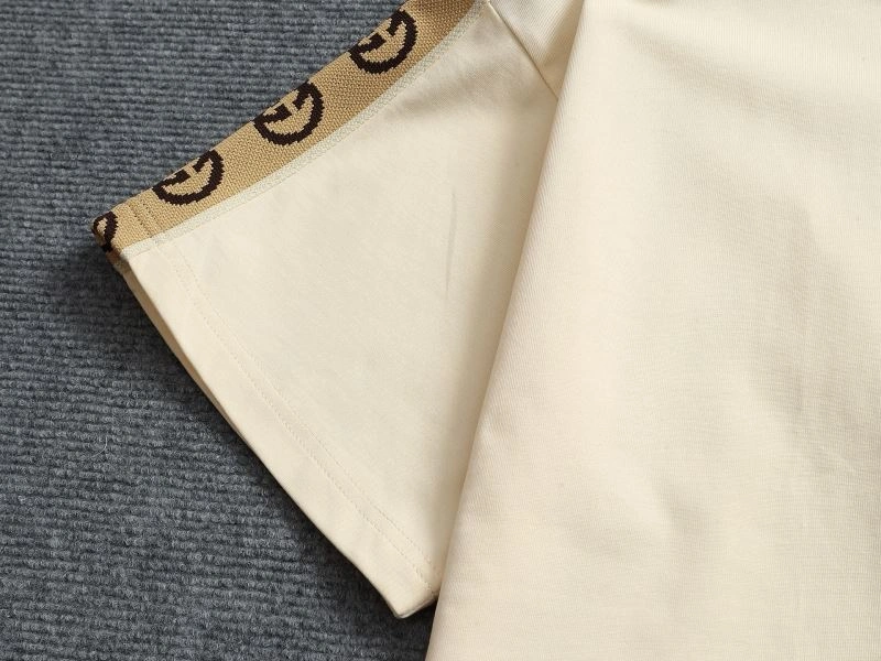 Gucci T-Shirts Sleek 126038