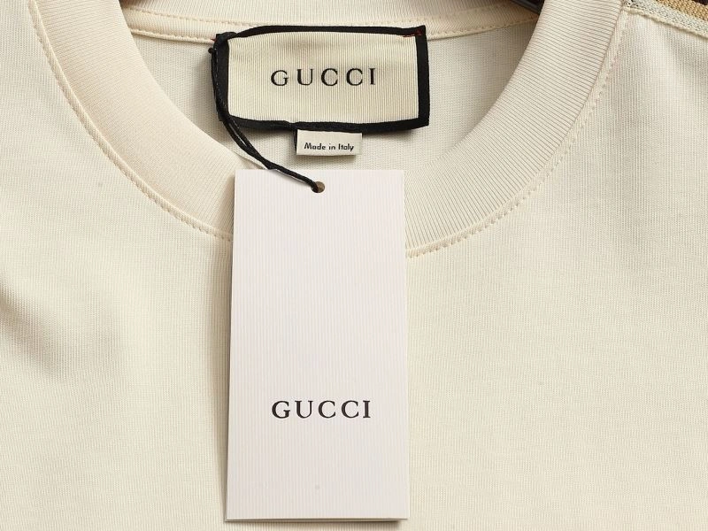 Gucci T-Shirts Sleek 126038