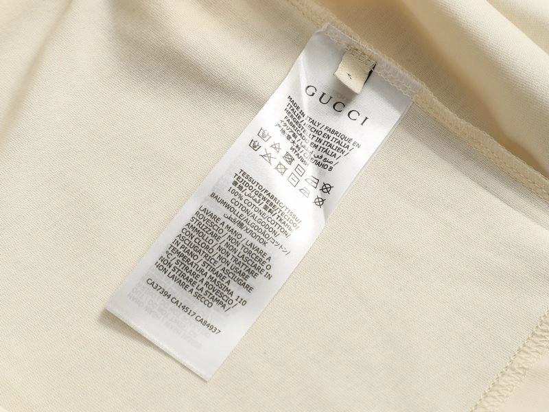 Gucci T-Shirts Sleek 126038