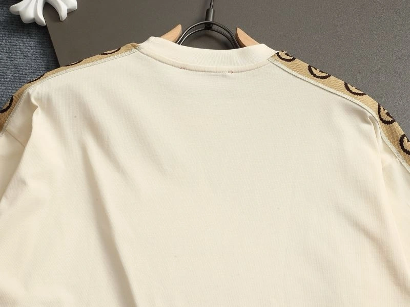 Gucci T-Shirts Sleek 126038