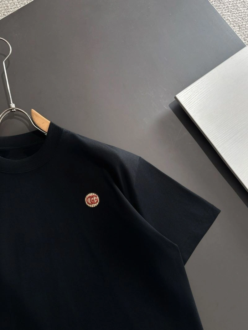 Versatile Gucci T-Shirts 126035