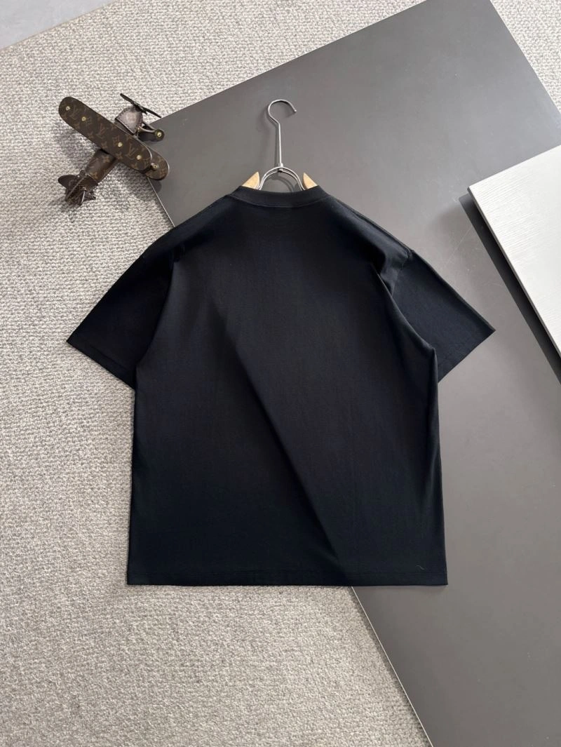 Versatile Gucci T-Shirts 126035