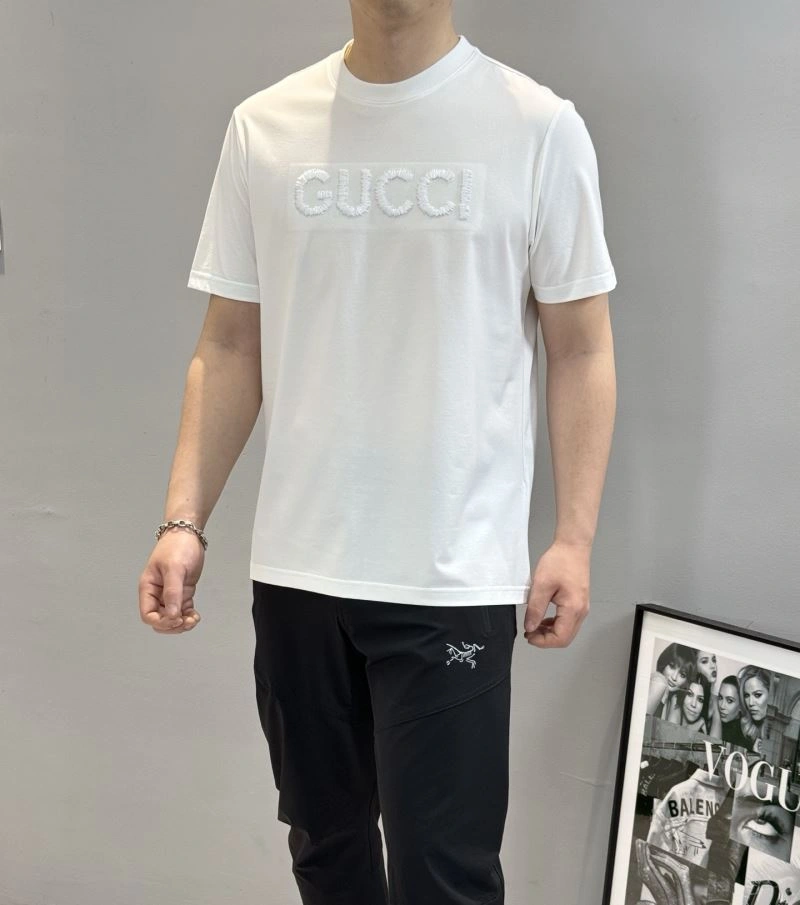 Sleek Gucci T-Shirts 125725