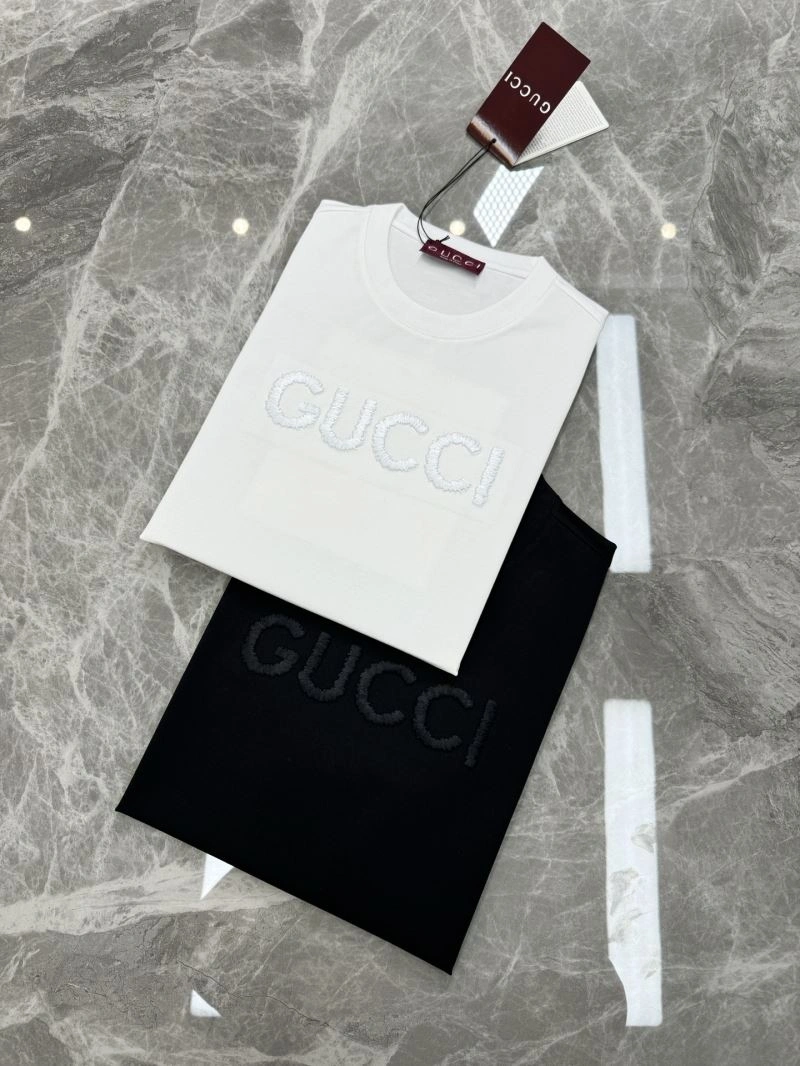 Sleek Gucci T-Shirts 125725