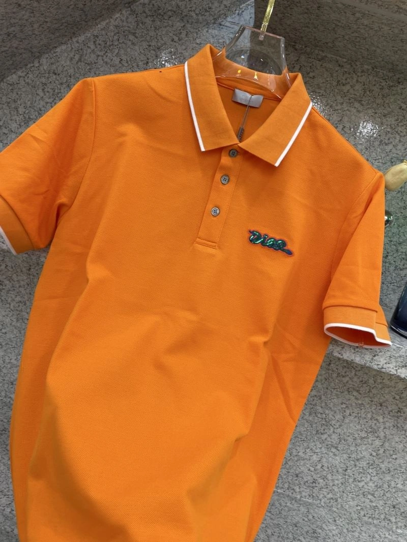 Versatile Gucci T-Shirts 125729