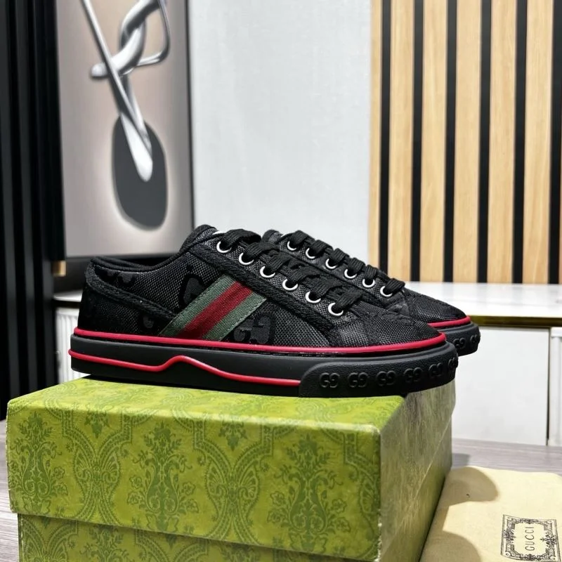 Gucci Tennis Reliable 25176