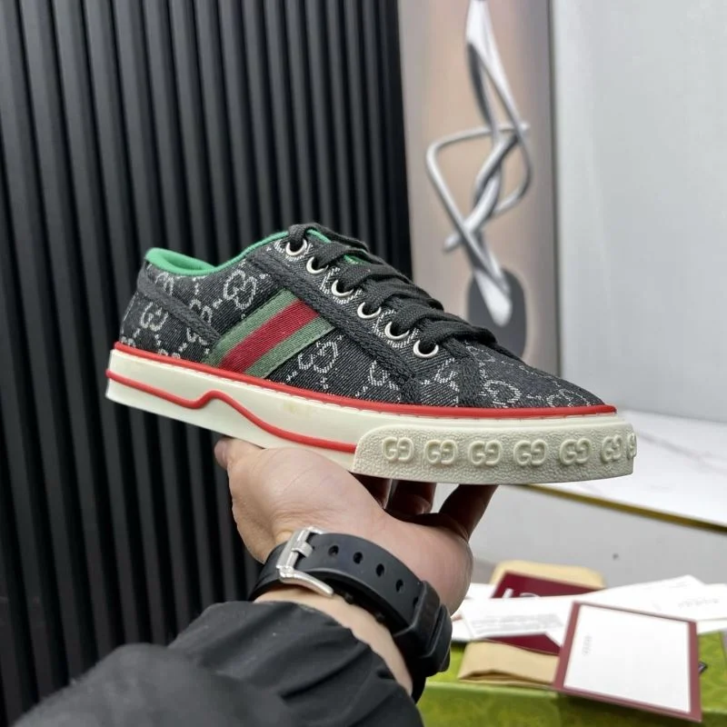 Gucci Tennis Timeless 25179