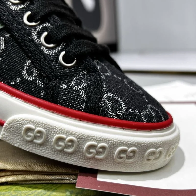 Gucci Tennis Timeless 25179