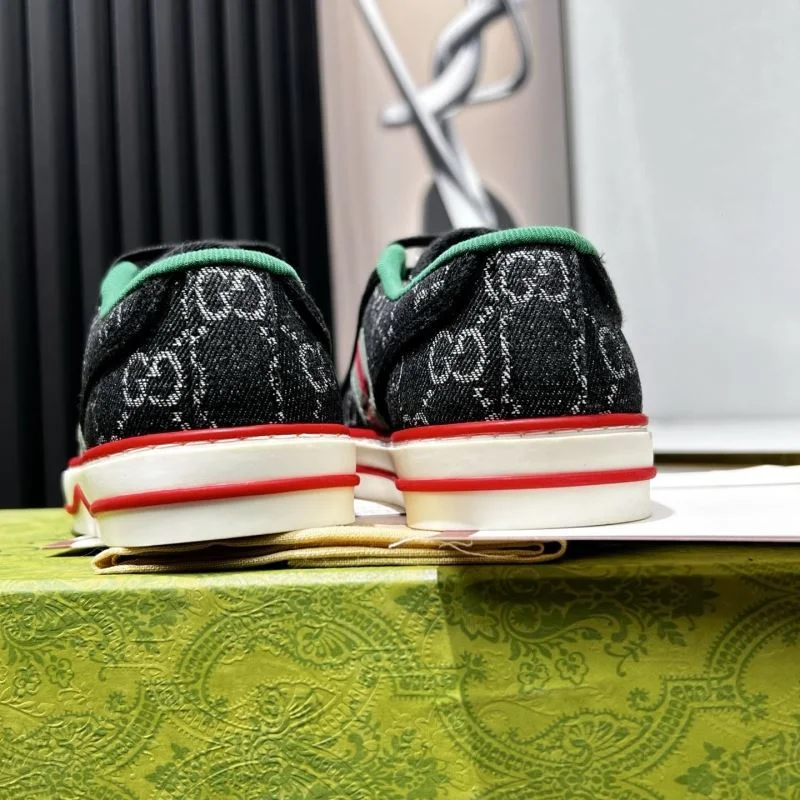 Gucci Tennis Timeless 25179